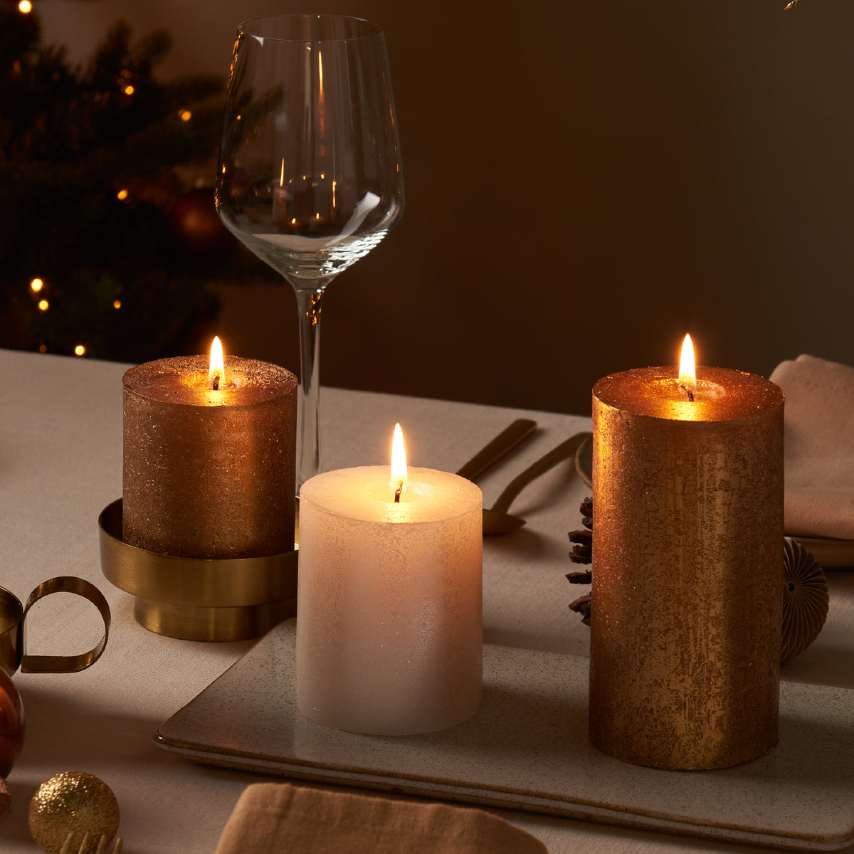 Bolsius - Rustieke kaars Shimmer - 4 Stuks - Metallic - Goud - 13cm
